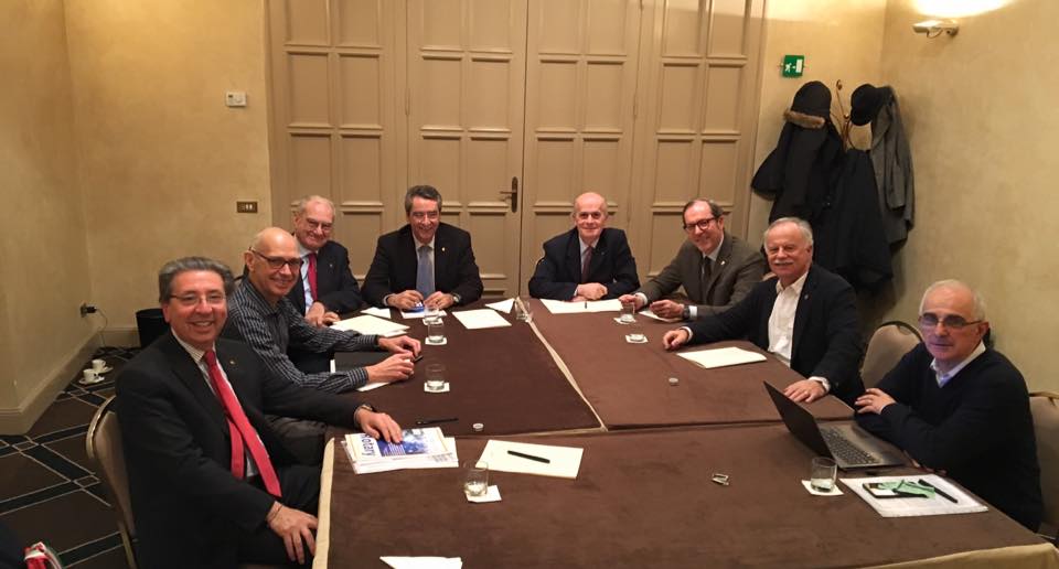 121 - Presenze del Governatore - I DG italiani al lavoro per la campagna STOP HPV-Papilloma virus- e per il Giubileo del rotariani del 30 aprile 2016 -- Firenze 10 gennaio 2016/001.jpg